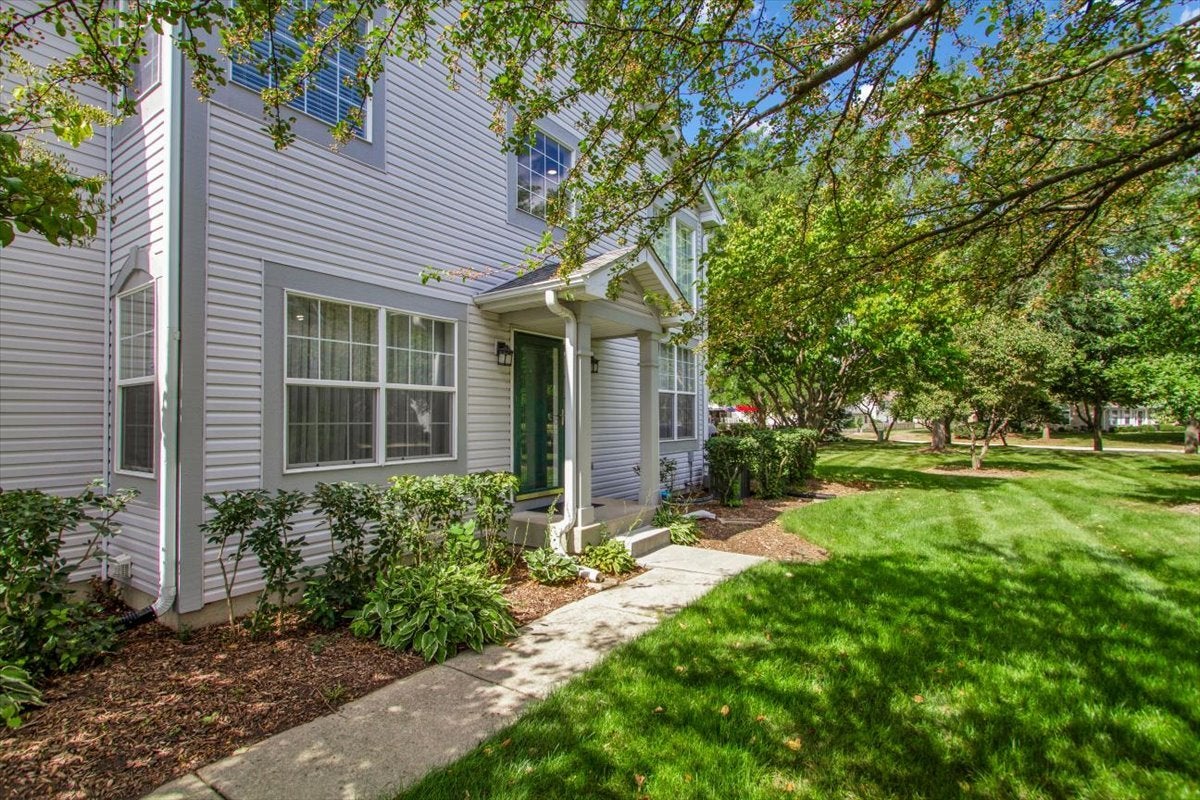 1284 Horseshoe Court