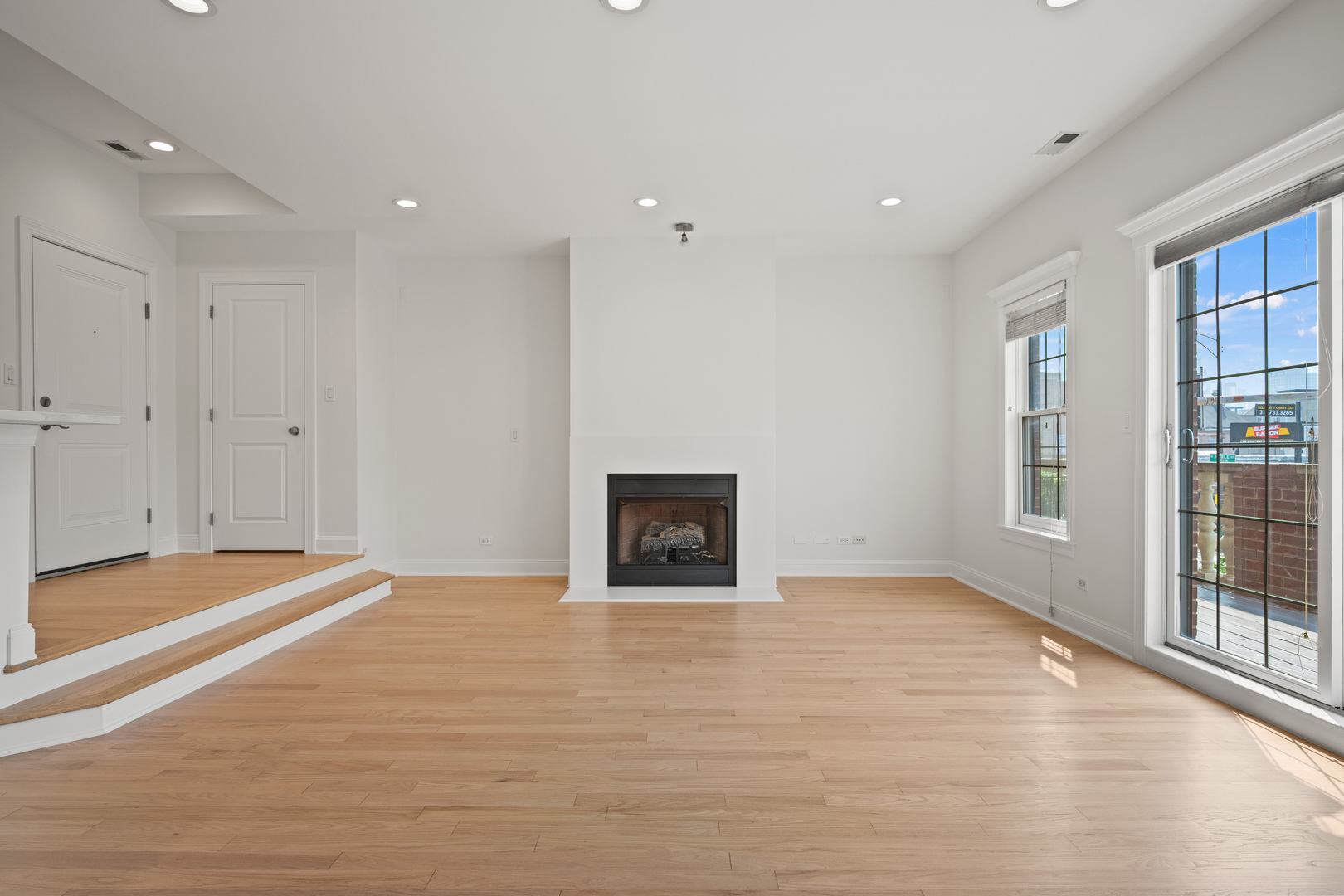 1402 W GRAND Avenue 2