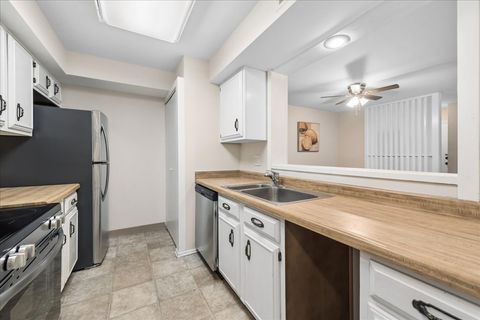 Tiny photo for 720 St. Andrews Lane #24, Crystal Lake, IL 60014 (MLS # 12603500)