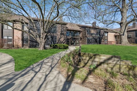 Photo of 720 St. Andrews Lane #24, Crystal Lake, IL 60014 (MLS # 12603500)