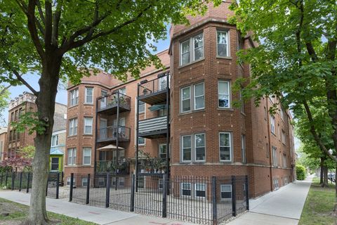 Tiny photo for 2935 W Rosemont Avenue #2, Chicago, IL 60659 (MLS # 12658251)