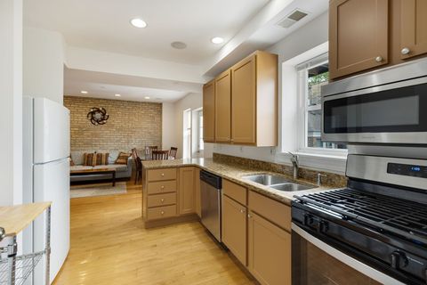 Tiny photo for 2935 W Rosemont Avenue #2, Chicago, IL 60659 (MLS # 12658251)