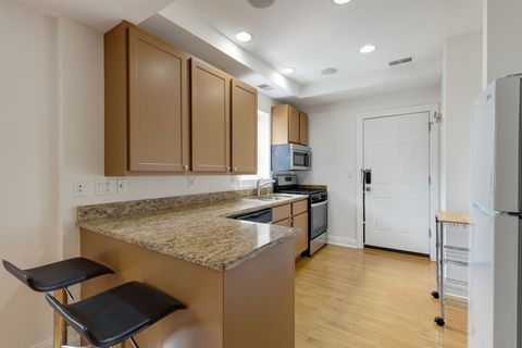 Tiny photo for 2935 W Rosemont Avenue #2, Chicago, IL 60659 (MLS # 12658251)