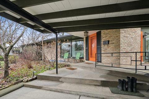 Tiny photo for 214 Hancock Avenue, Lake Bluff, IL 60044 (MLS # 12608357)