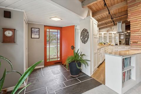 Tiny photo for 214 Hancock Avenue, Lake Bluff, IL 60044 (MLS # 12608357)