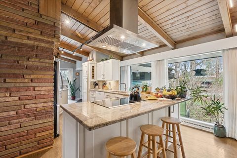 Tiny photo for 214 Hancock Avenue, Lake Bluff, IL 60044 (MLS # 12608357)