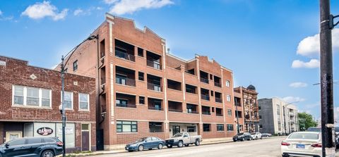 2904 W BELMONT Avenue 302 Chicago IL 60618
