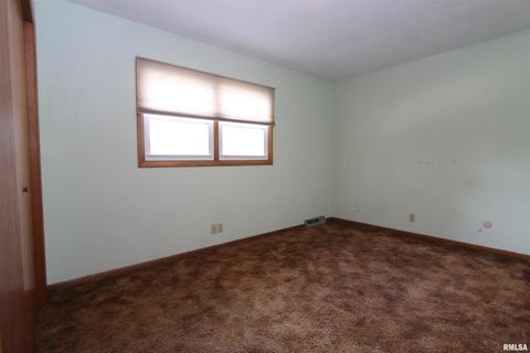 Tiny photo for 1510 7TH Avenue S, Clinton, IA 52732 (MLS # QC4265979)