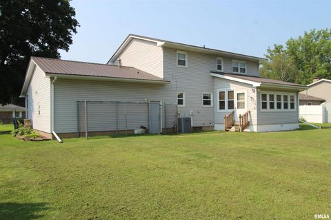 Tiny photo for 1510 7TH Avenue S, Clinton, IA 52732 (MLS # QC4265979)