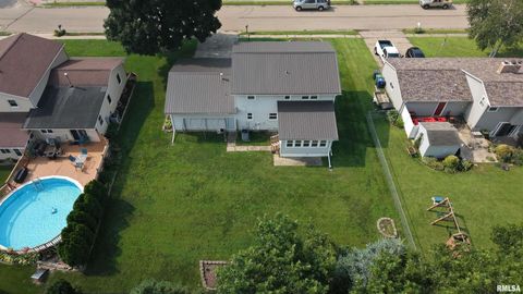 Tiny photo for 1510 7TH Avenue S, Clinton, IA 52732 (MLS # QC4265979)