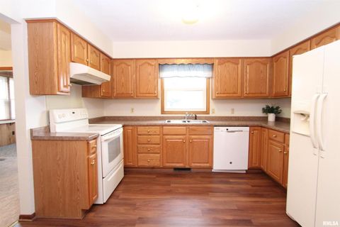 Tiny photo for 1510 7TH Avenue S, Clinton, IA 52732 (MLS # QC4265979)