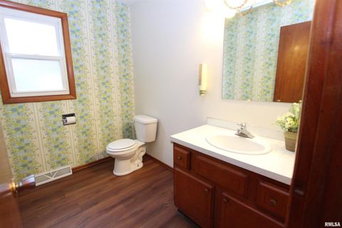 Tiny photo for 1510 7TH Avenue S, Clinton, IA 52732 (MLS # QC4265979)