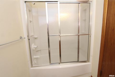 Tiny photo for 1510 7TH Avenue S, Clinton, IA 52732 (MLS # QC4265979)