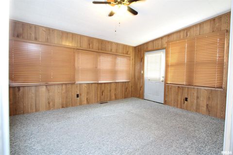 Tiny photo for 1510 7TH Avenue S, Clinton, IA 52732 (MLS # QC4265979)