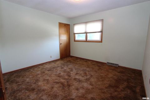 Tiny photo for 1510 7TH Avenue S, Clinton, IA 52732 (MLS # QC4265979)