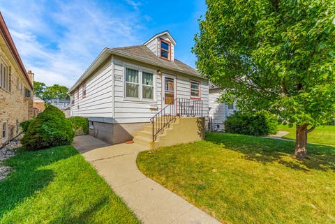 Photo of 3314 N Ozanam Avenue, Chicago, IL 60634 (MLS # 12647138)