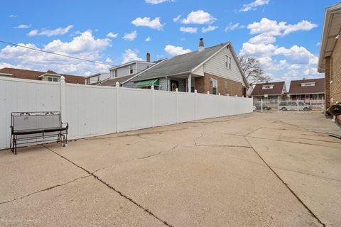 Tiny photo for 2714 N Mango Avenue, Chicago, IL 60639 (MLS # 12569262)