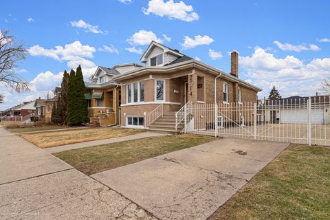 Tiny photo for 2714 N Mango Avenue, Chicago, IL 60639 (MLS # 12569262)