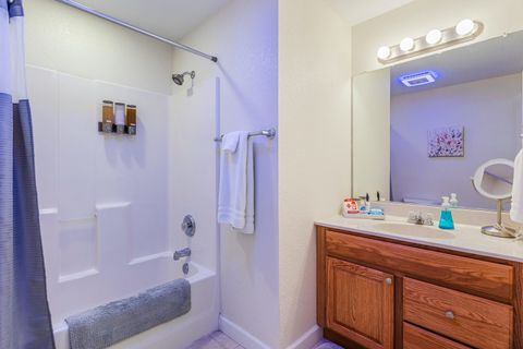 Tiny photo for 3604 Thornhill Drive #3604, Champaign, IL 61822 (MLS # 12603580)