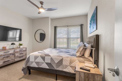 Tiny photo for 3604 Thornhill Drive #3604, Champaign, IL 61822 (MLS # 12603580)