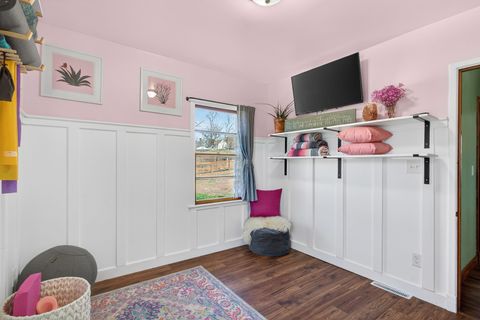 Tiny photo for 1600 N 7th Street, Clinton, IA 52372 (MLS # 12610840)