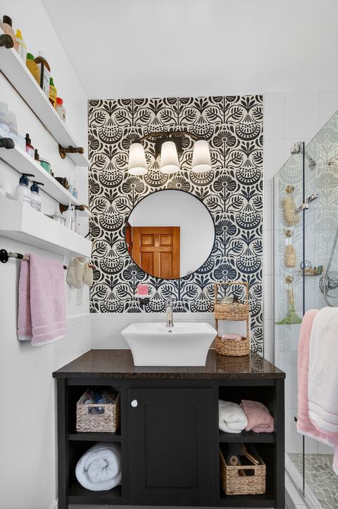 Tiny photo for 1600 N 7th Street, Clinton, IA 52372 (MLS # 12610840)