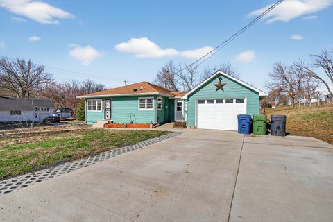 Tiny photo for 1600 N 7th Street, Clinton, IA 52372 (MLS # 12610840)