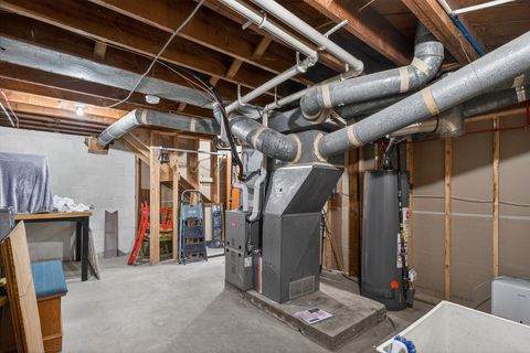 Tiny photo for 1600 N 7th Street, Clinton, IA 52372 (MLS # 12610840)