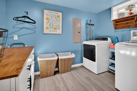 Tiny photo for 1600 N 7th Street, Clinton, IA 52372 (MLS # 12610840)