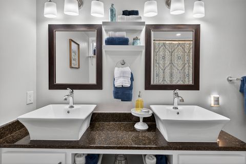 Tiny photo for 1600 N 7th Street, Clinton, IA 52372 (MLS # 12610840)