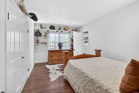 Tiny photo for 1600 N 7th Street, Clinton, IA 52372 (MLS # 12610840)