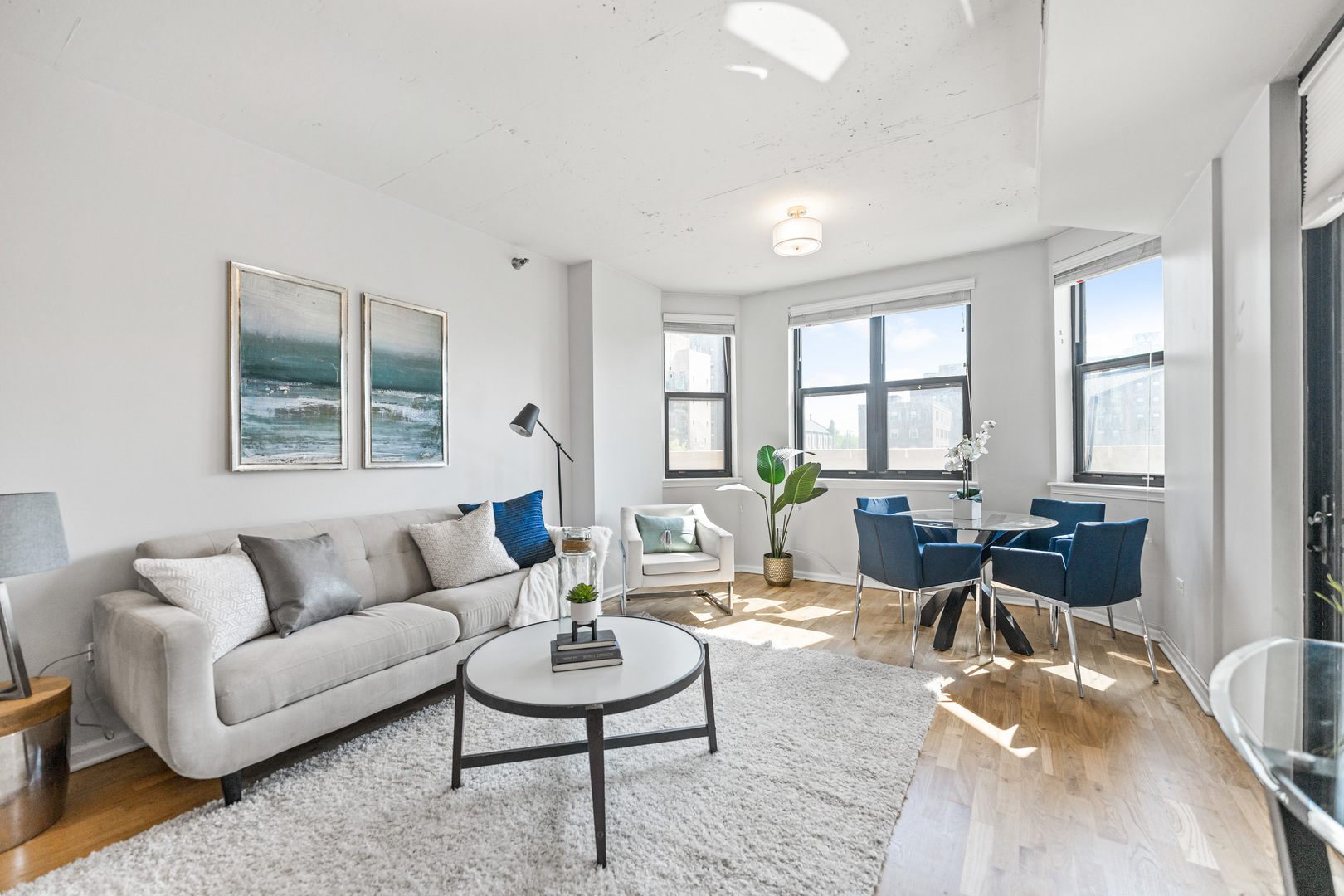 1464 S MICHIGAN Avenue 302