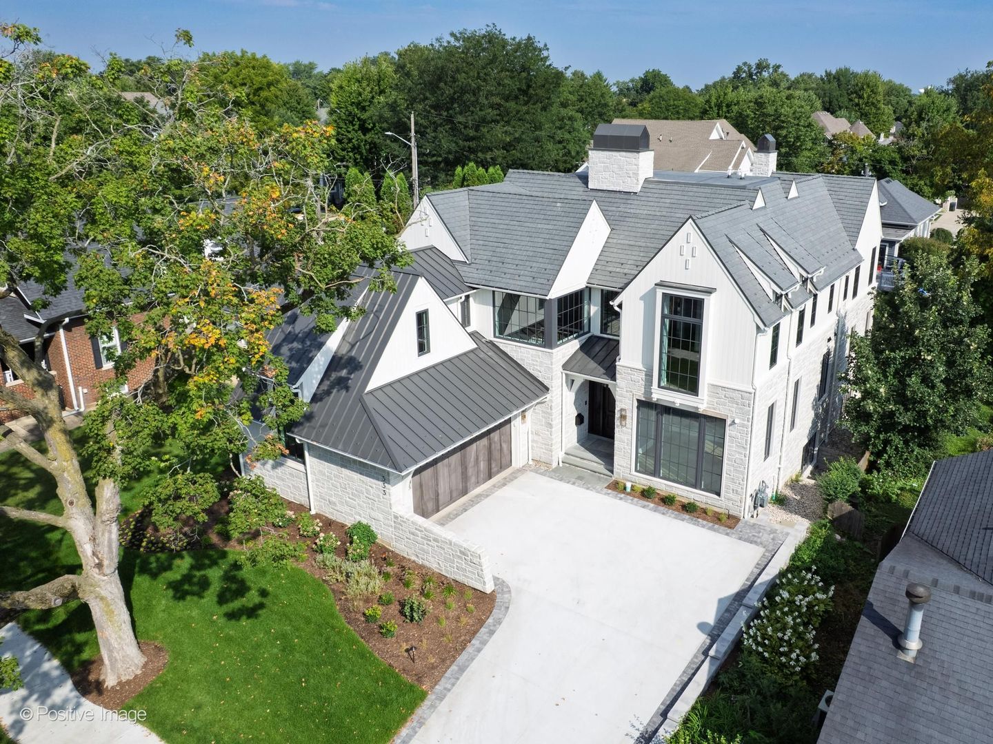 333 W Benton Avenue