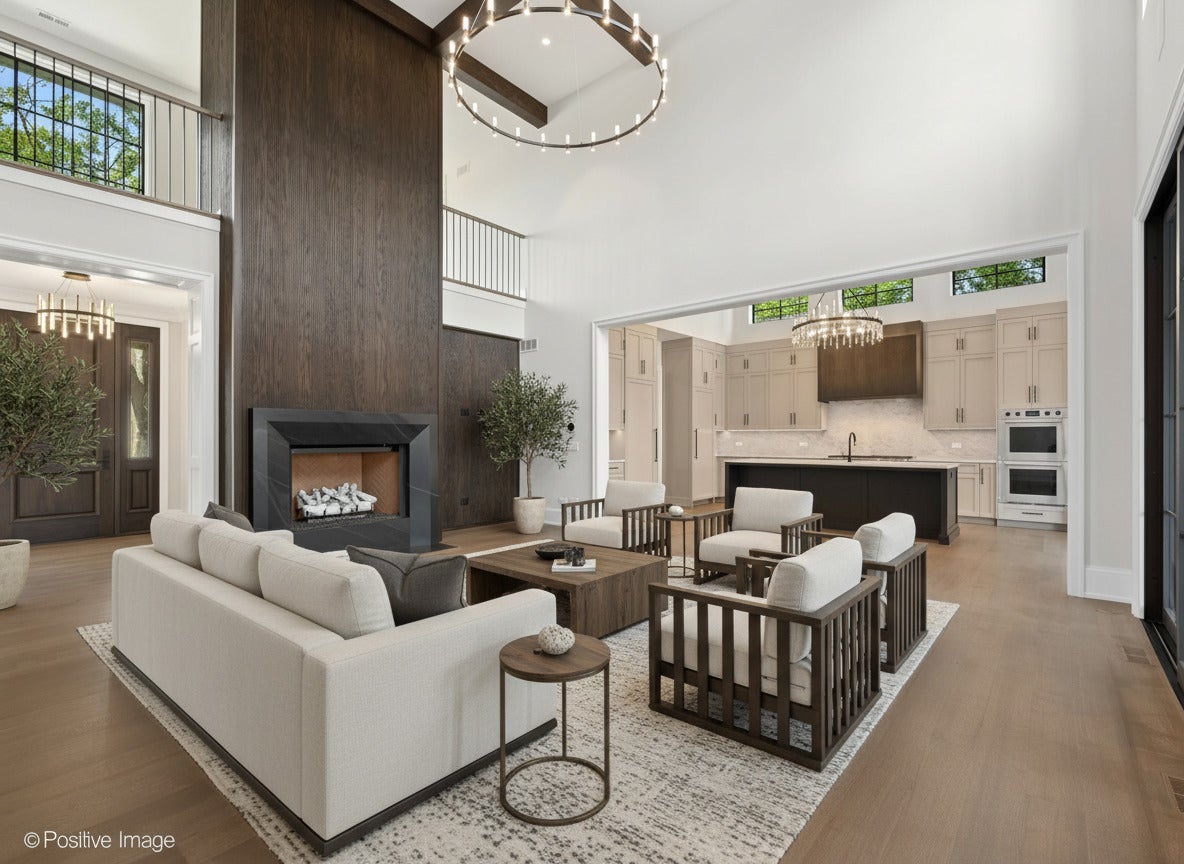 333 W Benton Avenue