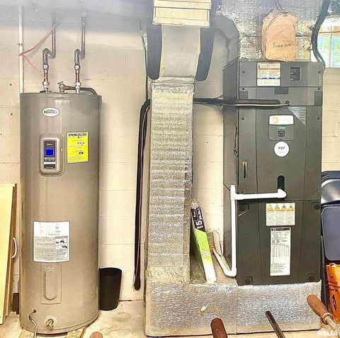 Tiny photo for 135 OAK Circle, Goreville, IL 62939 (MLS # QC4268308)