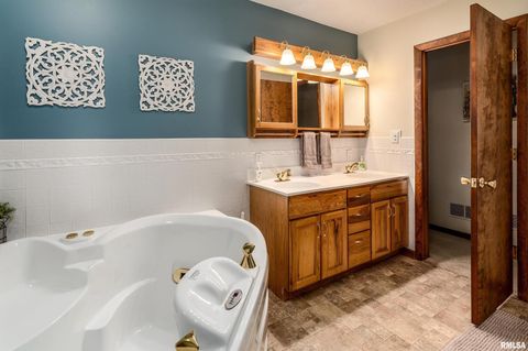 Tiny photo for 135 OAK Circle, Goreville, IL 62939 (MLS # QC4268308)