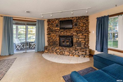 Tiny photo for 135 OAK Circle, Goreville, IL 62939 (MLS # QC4268308)