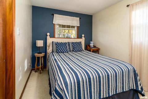 Tiny photo for 135 OAK Circle, Goreville, IL 62939 (MLS # QC4268308)