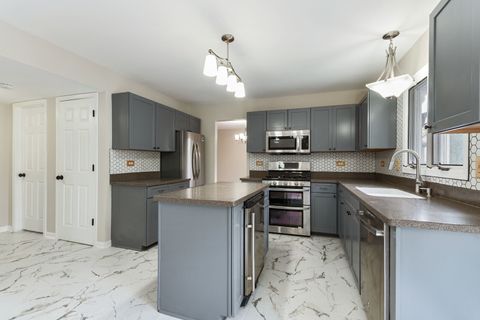 Tiny photo for 427 Bradford Place, Bolingbrook, IL 60490 (MLS # 12509105)