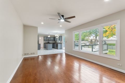 Tiny photo for 427 Bradford Place, Bolingbrook, IL 60490 (MLS # 12509105)