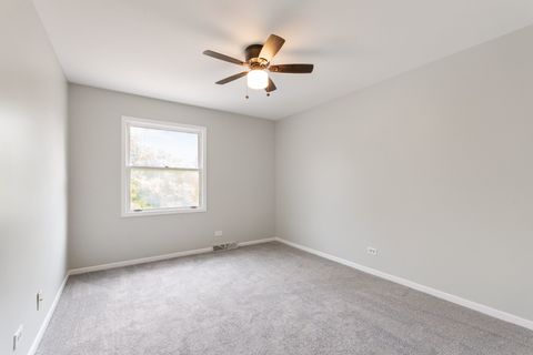 Tiny photo for 427 Bradford Place, Bolingbrook, IL 60490 (MLS # 12509105)