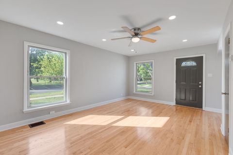 Tiny photo for 723 Balmoral Avenue, Westchester, IL 60154 (MLS # 12477255)