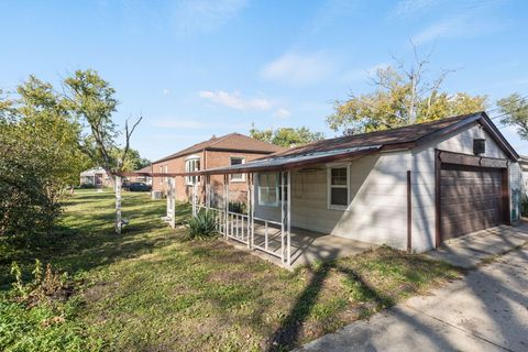 Tiny photo for 723 Balmoral Avenue, Westchester, IL 60154 (MLS # 12477255)