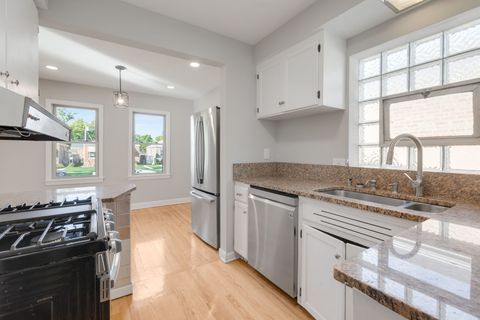 Tiny photo for 723 Balmoral Avenue, Westchester, IL 60154 (MLS # 12477255)