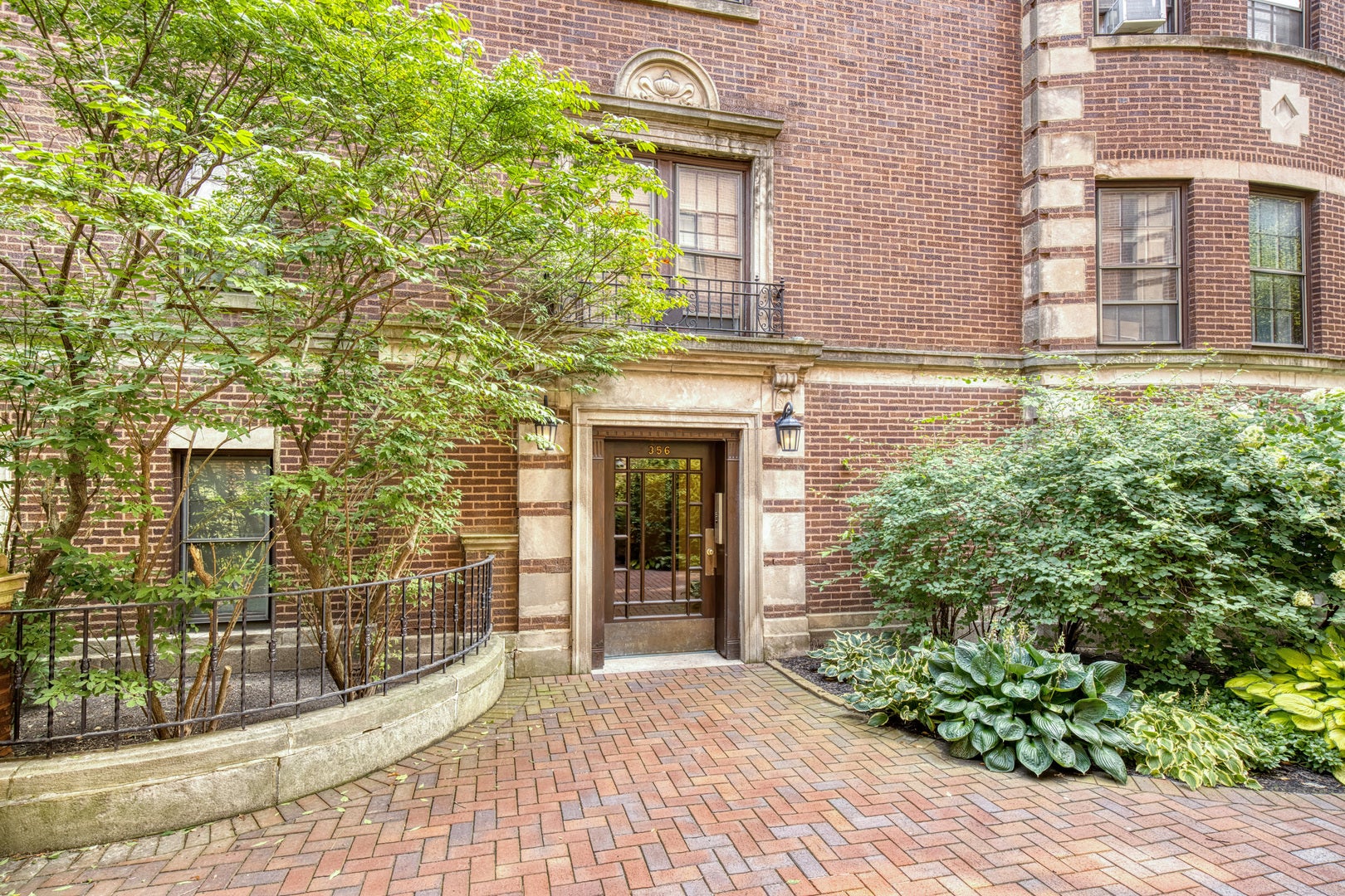 356 Ridge Avenue 6-3