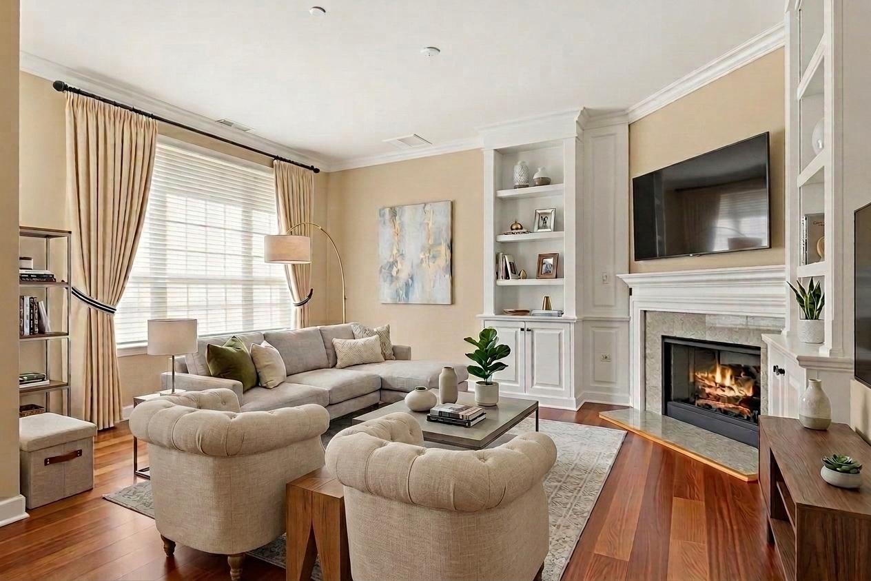 50 N Plum Grove Road 606E