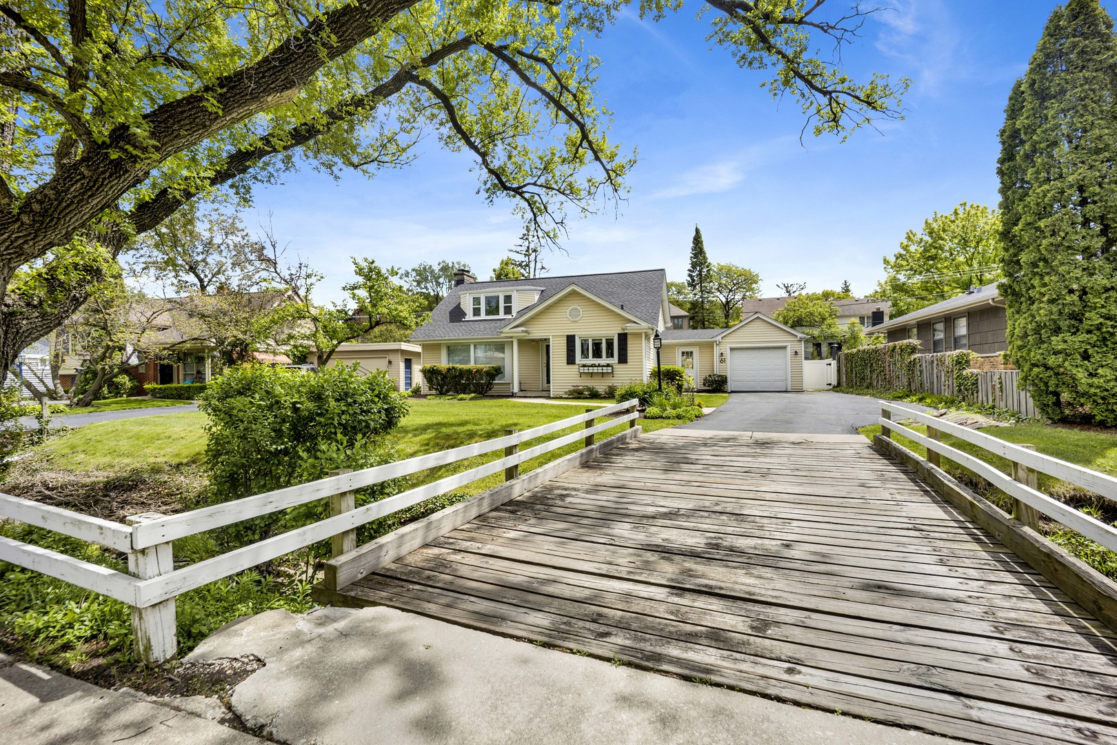 61 HARRIS Avenue