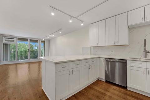 Tiny photo for 1960 N Lincoln Park West Avenue #408, Chicago, IL 60614 (MLS # 12778852)