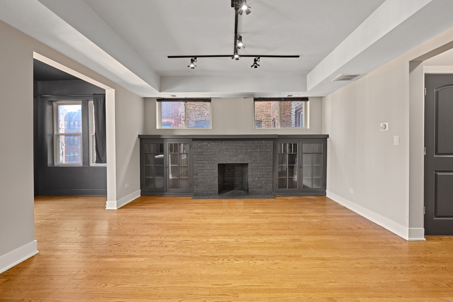 1517 E 67th Place