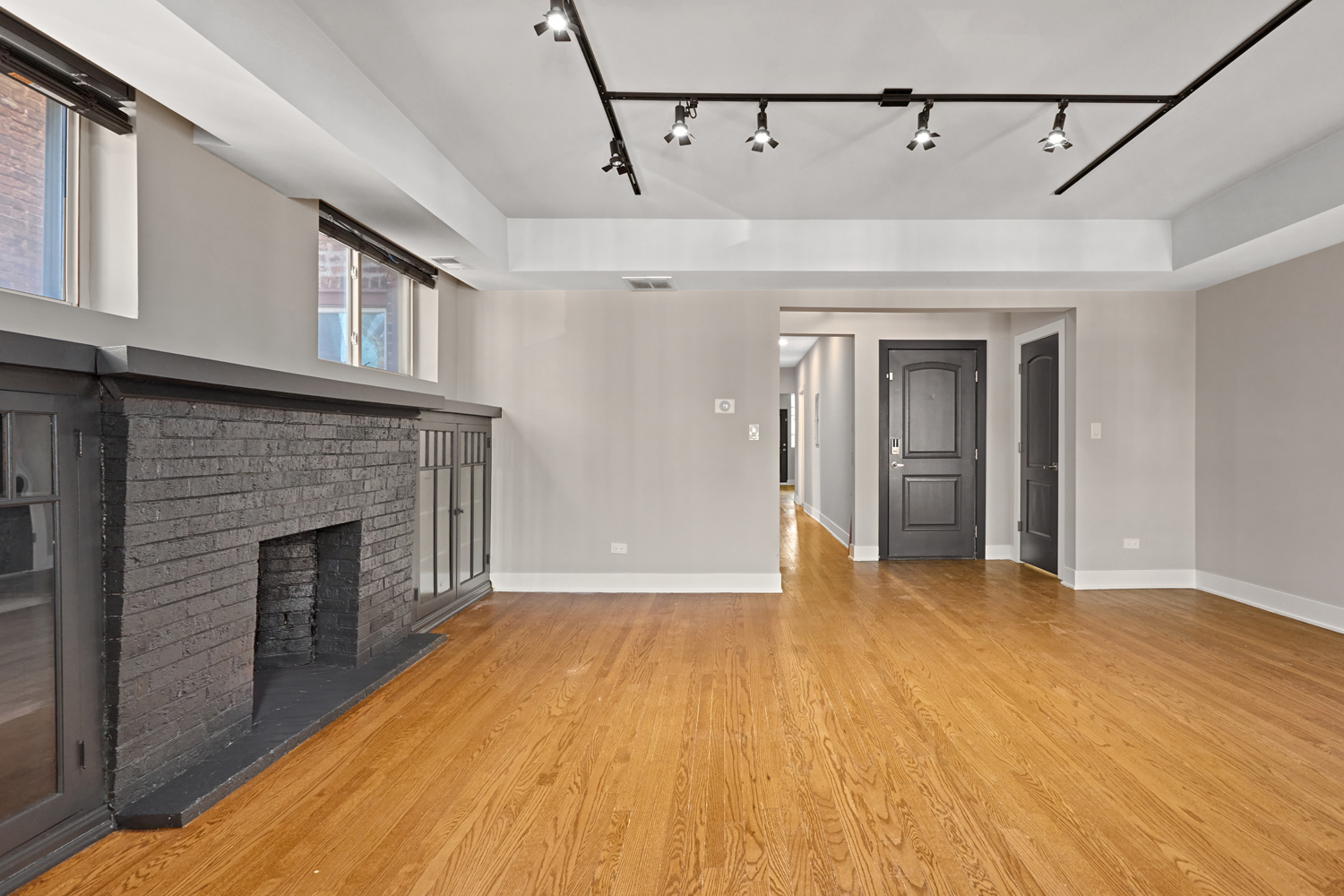 1517 E 67th Place